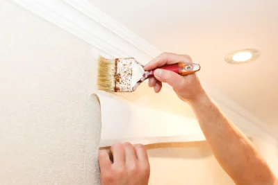 Pose de papier peint à Bareilles — revêtements muraux et toiles de verre